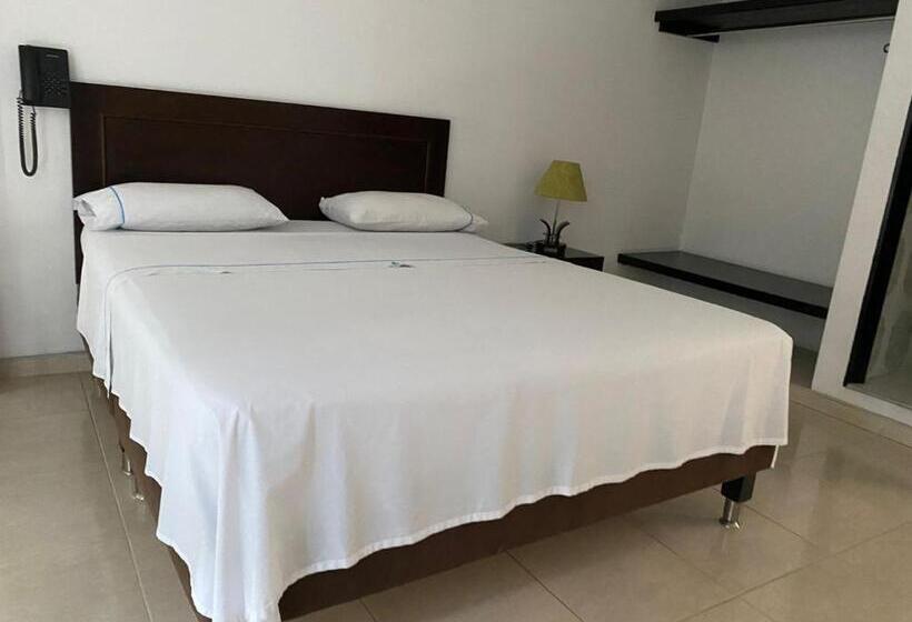 هتل Torres Del Llano