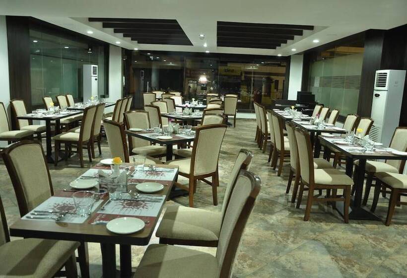 فندق Grand Clarks Inn