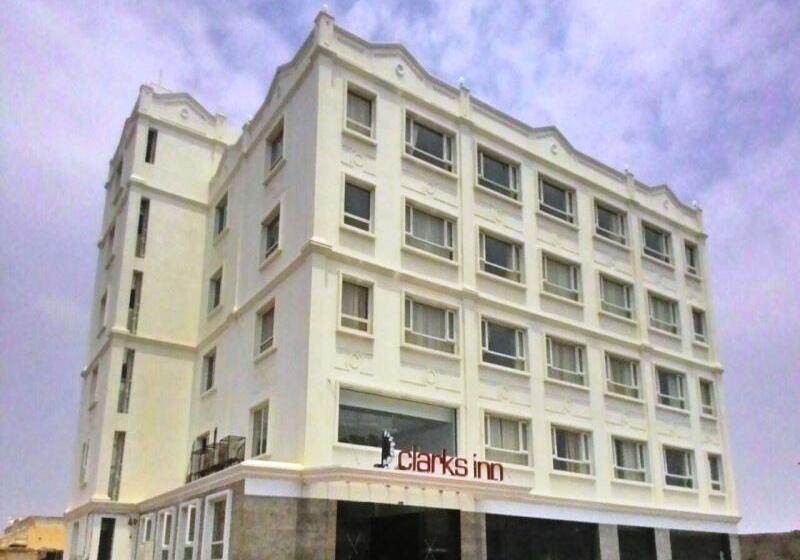 فندق Grand Clarks Inn