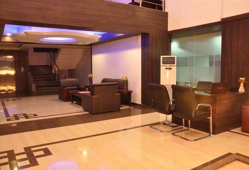 فندق Grand Clarks Inn