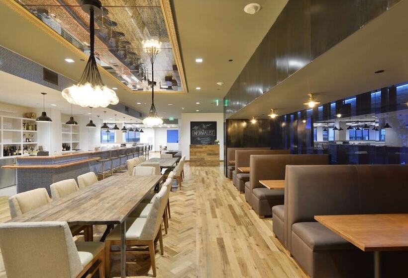 هتل The Lismore Eau Claire   A Doubletree By Hilton
