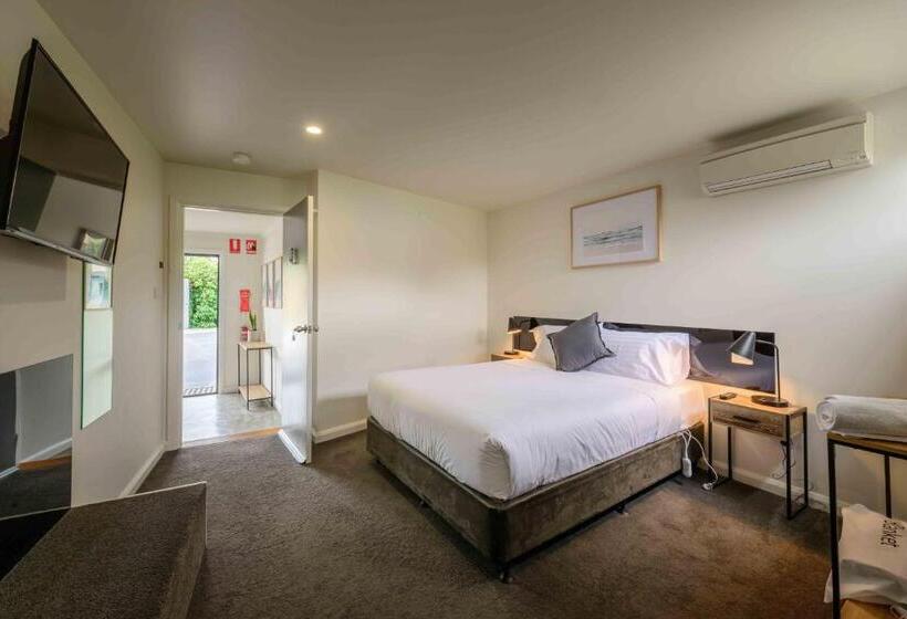 فندق Georges Bay Apartments