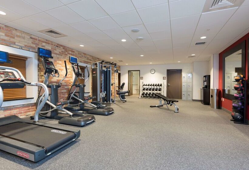 هتل Homewood Suites By Hilton Grand Rapids Downtown