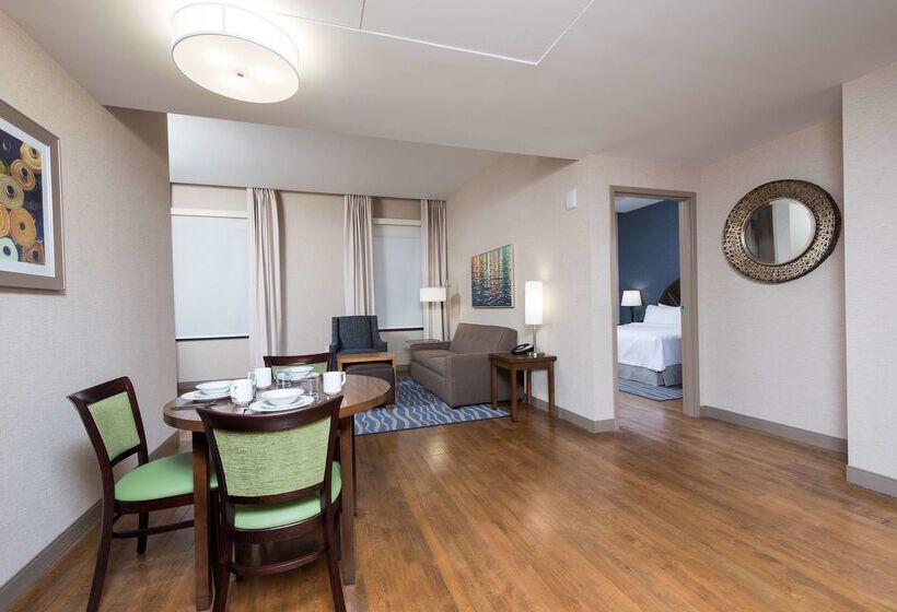 هتل Homewood Suites By Hilton Grand Rapids Downtown