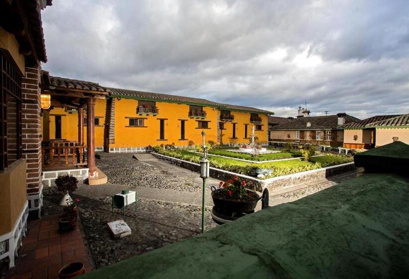هتل Hosteria Rumipamba De Las Rosas