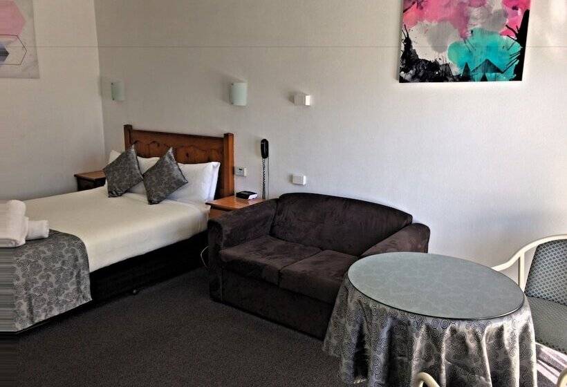 فندق New England Motor Inn