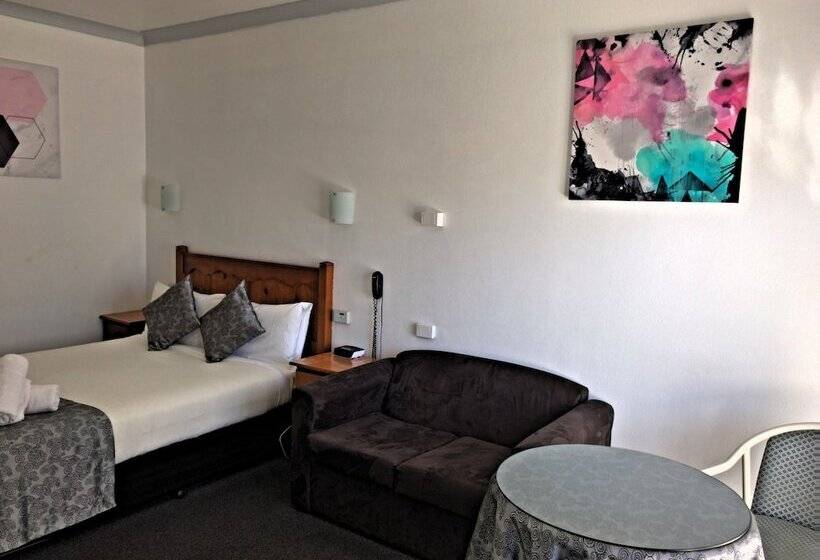 فندق New England Motor Inn