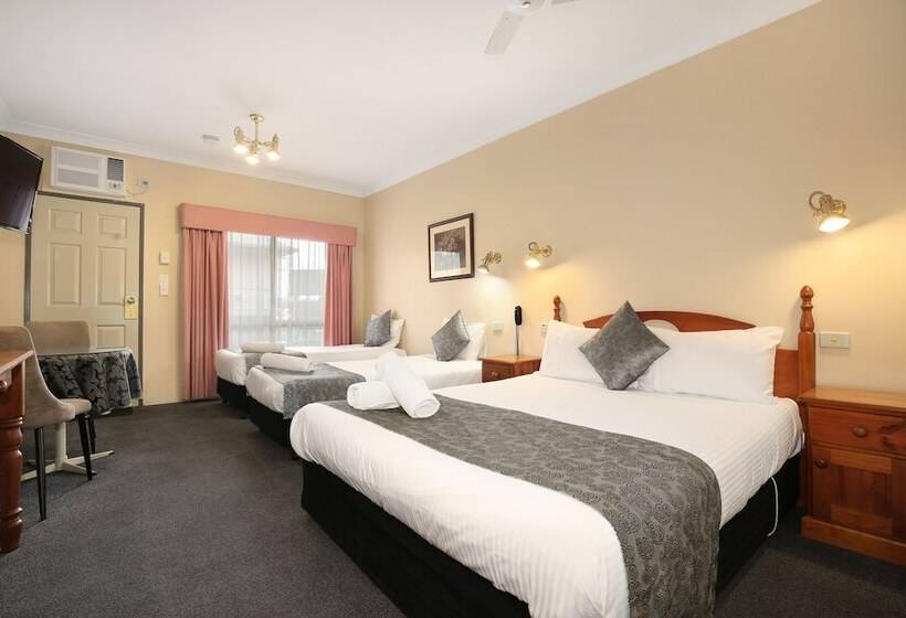 فندق New England Motor Inn