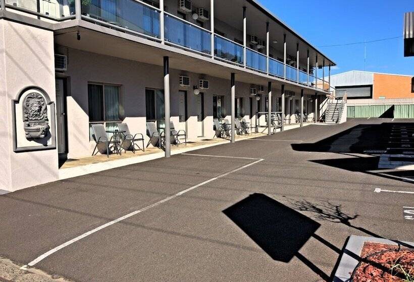 فندق New England Motor Inn