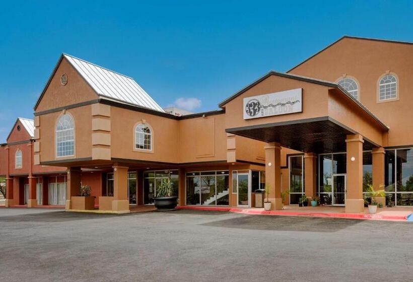 Отель Pearl On The Concho Surestay Collection By Best Western