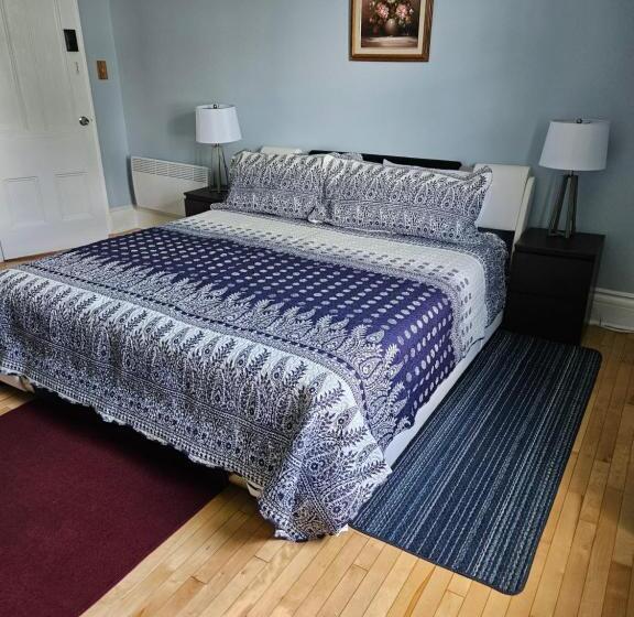 تختخواب و صبحانه Sunflower Guest Suites