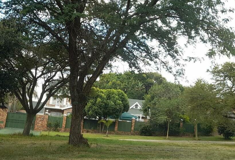 פנסיון Courtlyguesthouse