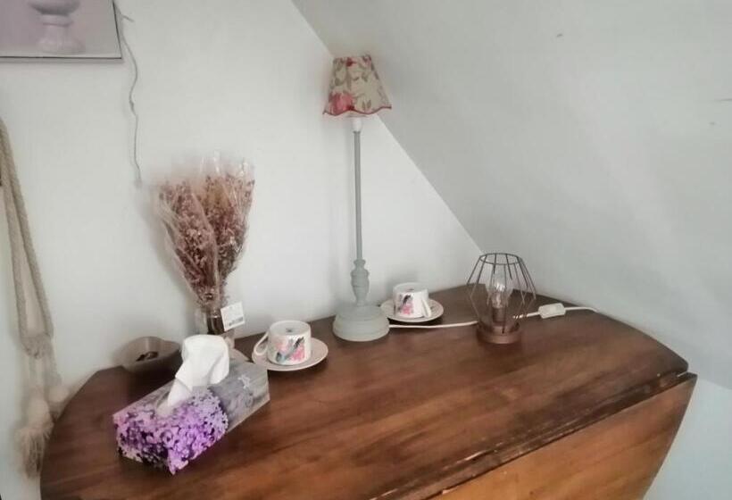 민박 Chambre D Hôtes La Montjoie