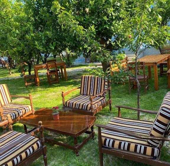 تختخواب و صبحانه Limonlu Bahçe Butik Otel