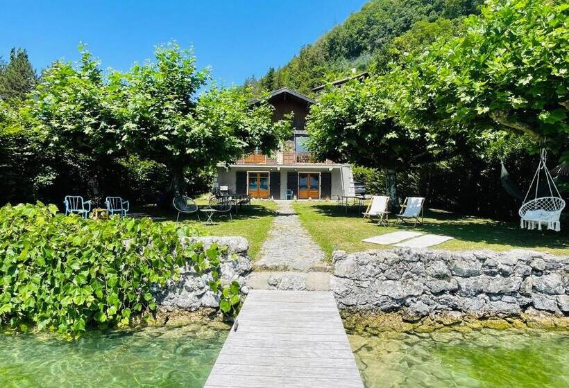 ベッドアンドブレックファースト Les Clapotis Chambres Pieds Dans L Eau Lac D Annecy