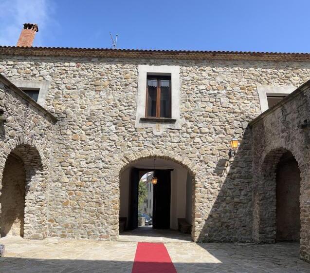 مبيت وإفطار Relais Castello Vassallo