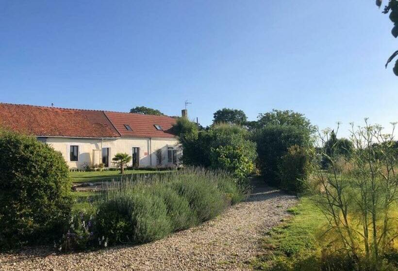 膳宿费 Guestroom Bouges Le Château, 1 Pièce, 2 Personnes   Fr 1 591 523