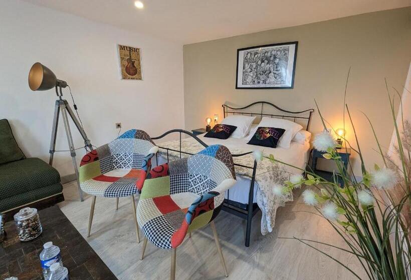 膳宿费 Guestroom Bouges Le Château, 1 Pièce, 2 Personnes   Fr 1 591 523