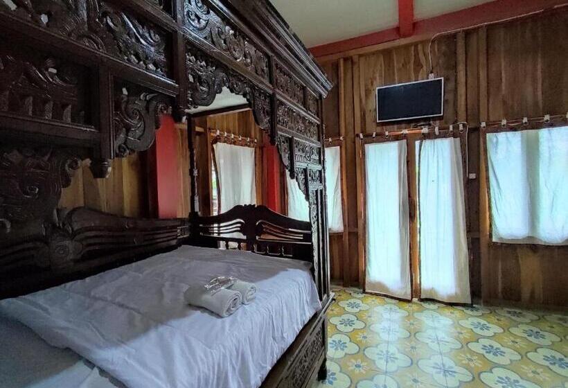 בית מלון כפרי Omah Joglo Sukorejo Redpartner