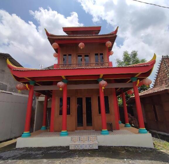 בית מלון כפרי Omah Joglo Sukorejo Redpartner