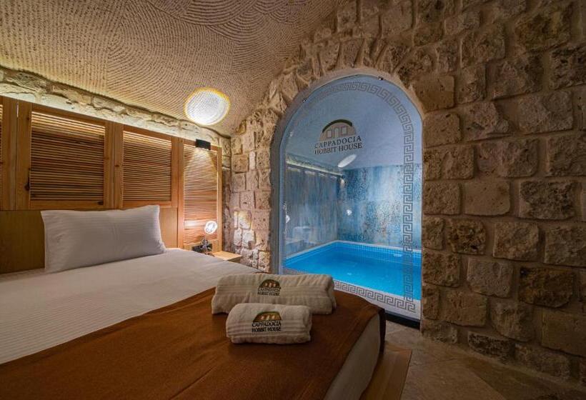 هتل Cappadocia Hobbit House
