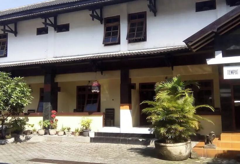 فندق Merak Indah