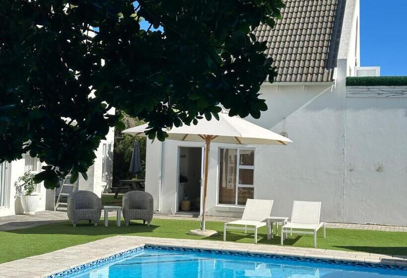 ペンション Adrift Guesthouse St Francis Bay