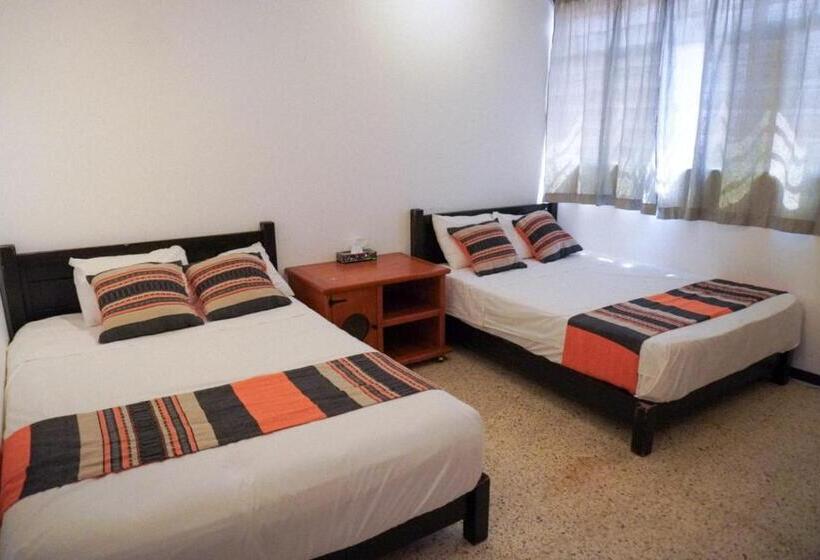 پانسیون Hostal Chocolate Calenda