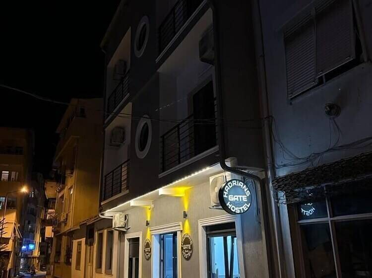住宿加早餐  Hadrian S Gate Family Hostel