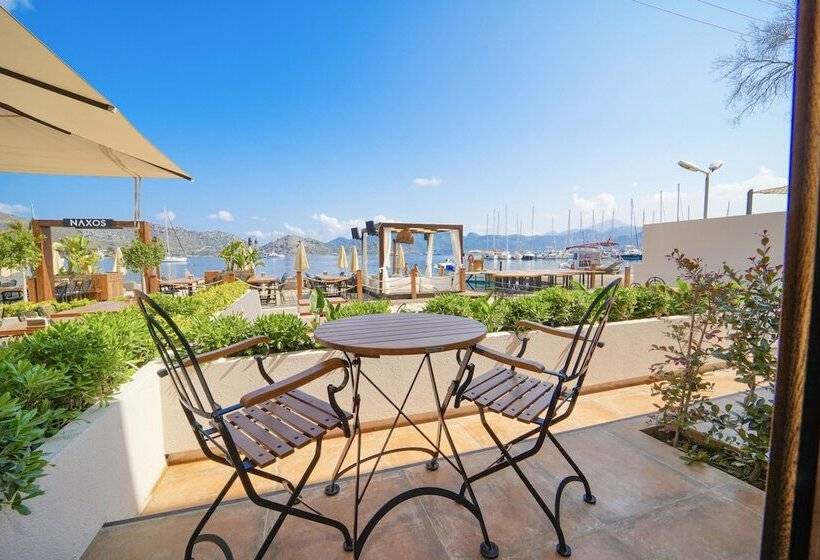 住宿加早餐  Naxos Beach