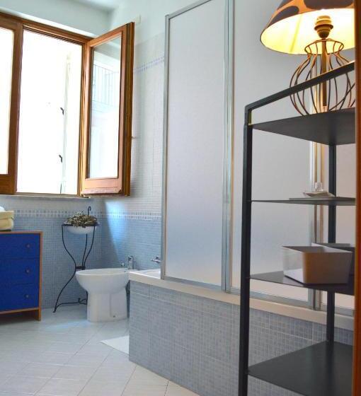 تختخواب و صبحانه Normanni 28   Private And Guest House