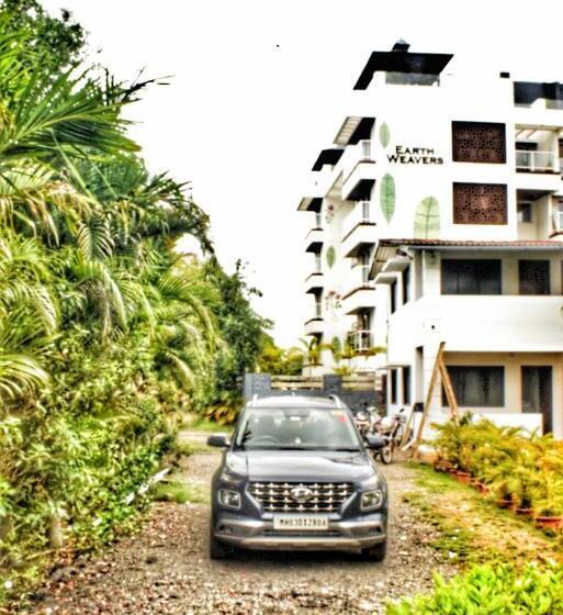 בית מלון כפרי Opulence Resort Awas Alibaug