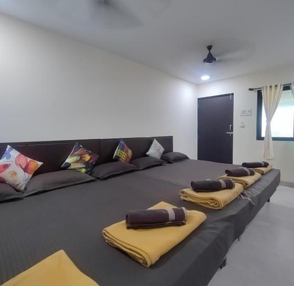בית מלון כפרי Opulence Resort Awas Alibaug