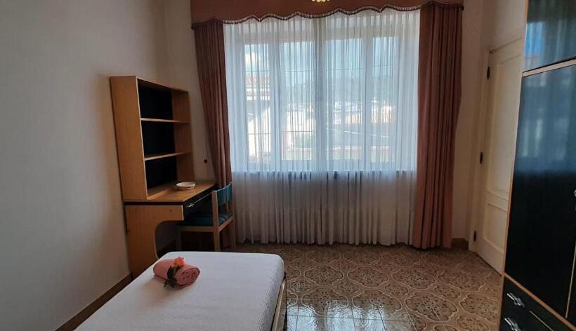بنسيون Sa Prenda E Oro