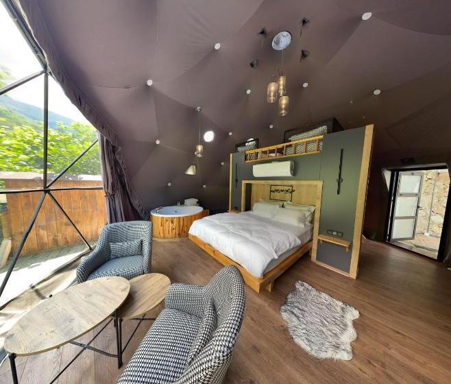 מלון כמוסות Kaledome Orman Evleri