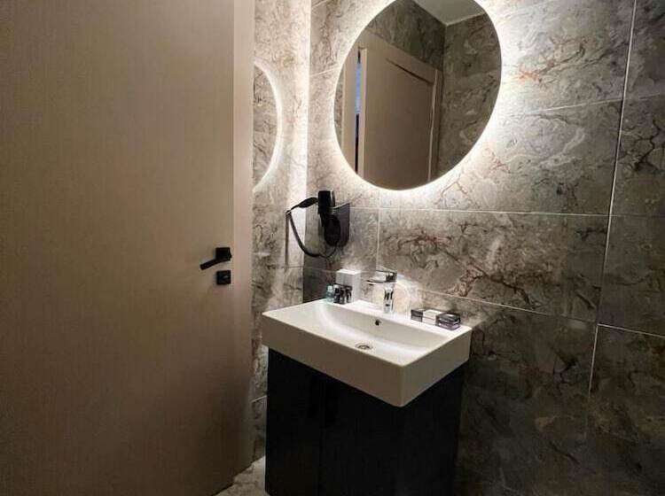 酒店 Royal Mass Airport Business