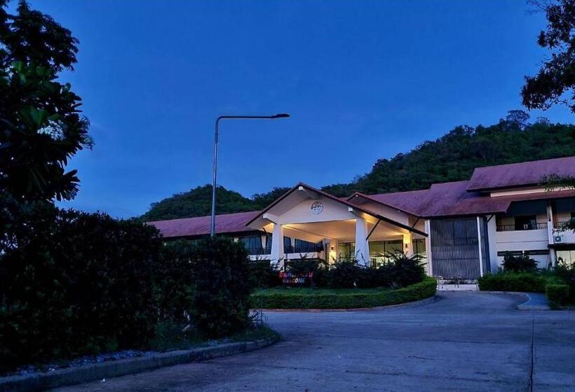 酒店 ศูนย์อบรม Greatland Glamping Khao Yai Resort