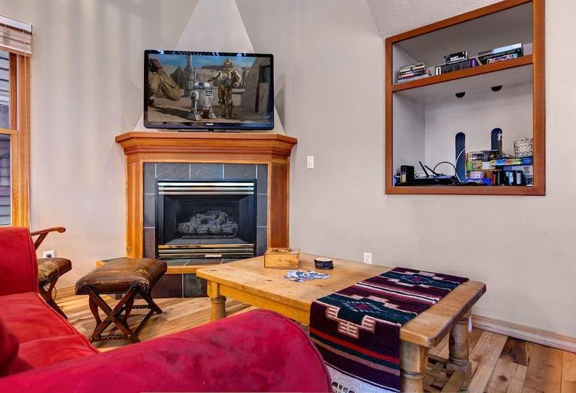Abode On Woodside