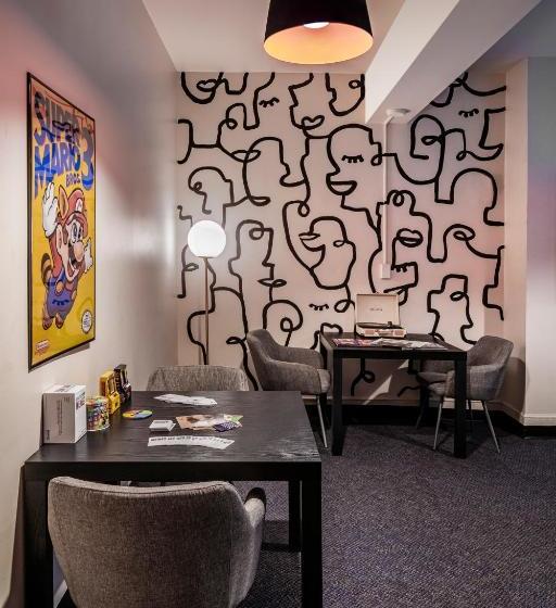 Boston Fenway Inn By Found