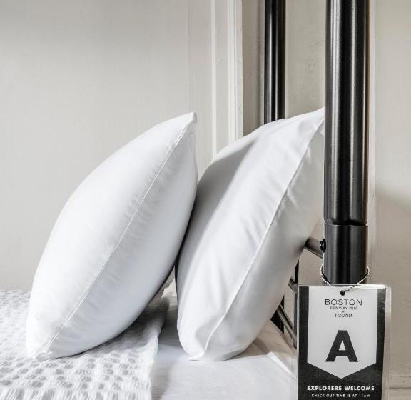 Boston Fenway Inn By Found
