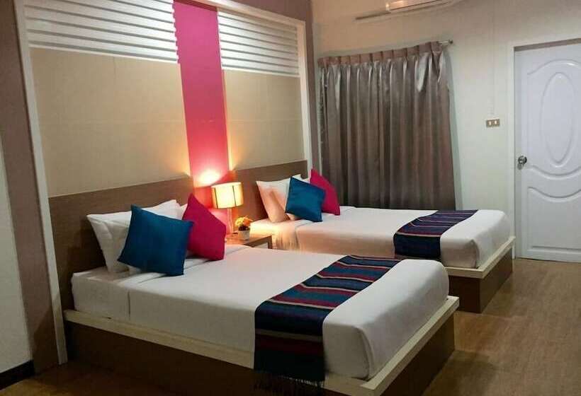 هتل Charoenchit House