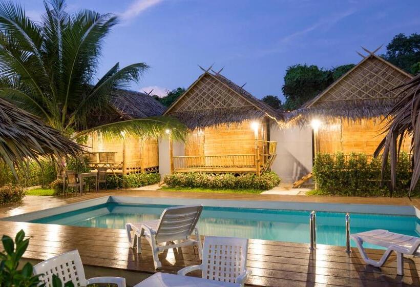 هتل Evergreen Resort Chaam
