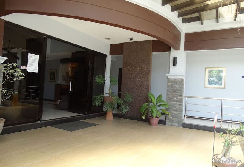 ホテル Peridot Suites