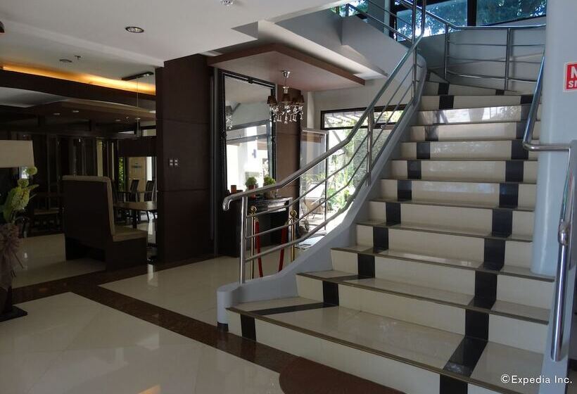 ホテル Peridot Suites