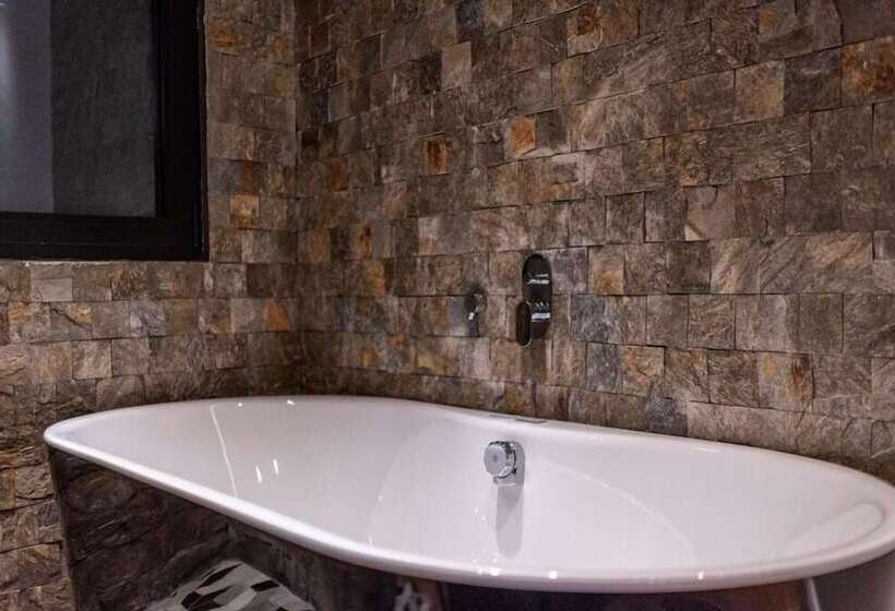 پانسیون One Luxury Suites