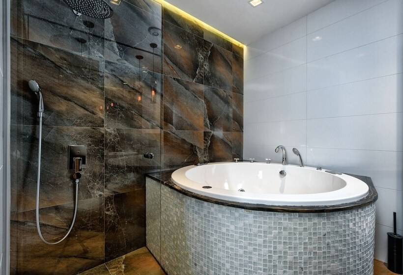 پانسیون One Luxury Suites