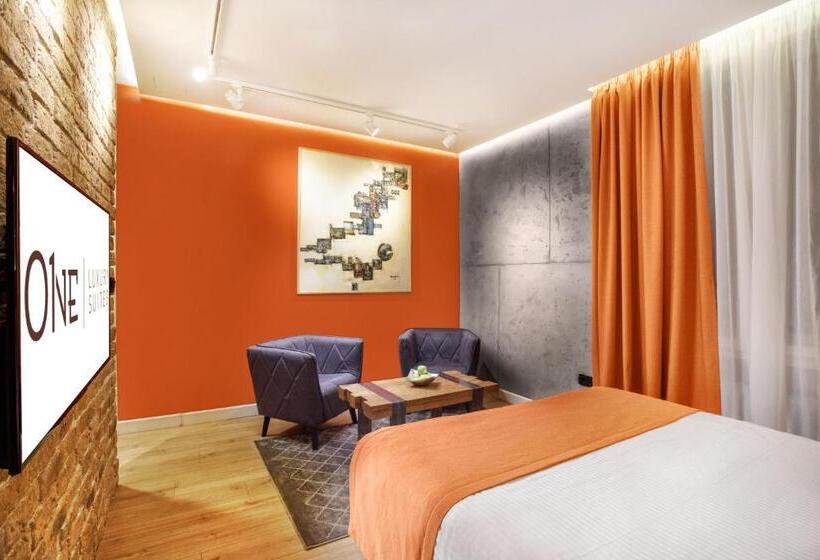 پانسیون One Luxury Suites