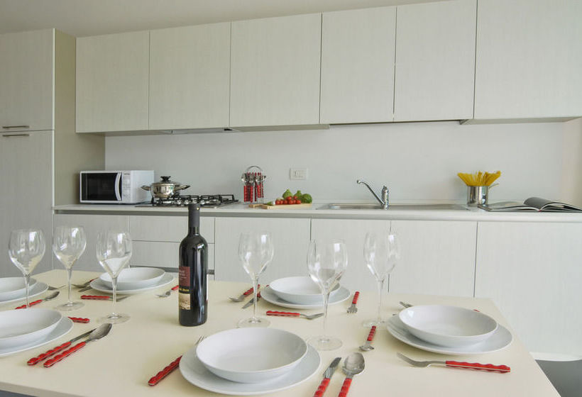 Sirmione Halldis Apartments
