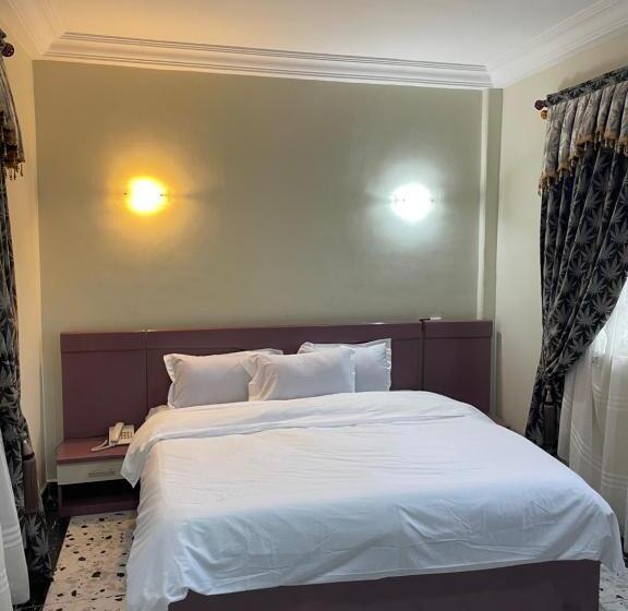 住宿加早餐  George Vee Hotel Ltd