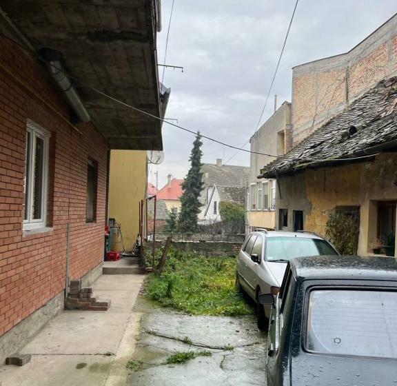 Jackys Coffee Restaurant & Hostel